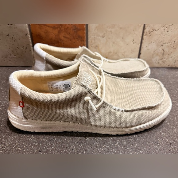 Hey Dude Men's Casual Tan Shoes size 12 - Picture 4 of 6